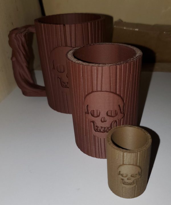 20251211_171510 Gamme "pirate"set de 6 verres ( 3 shooters, 2 verres, 1 mug).